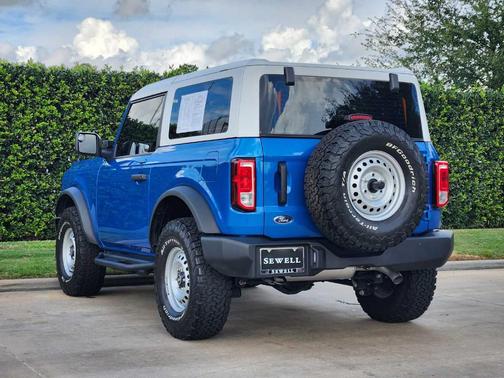 2023 Ford Bronco Base