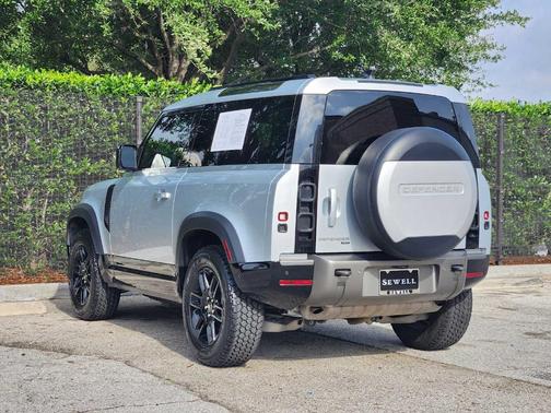 Hakuba Silver 2022 Land Rover Defender 90 X-Dynamic S