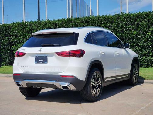 Polar White 2026 Mercedes-Benz GLA 250 Base