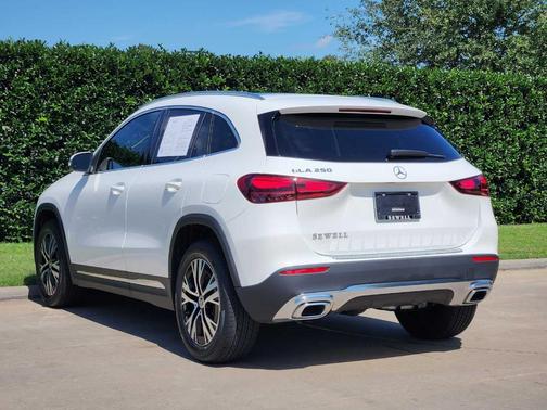 Polar White 2026 Mercedes-Benz GLA 250 Base