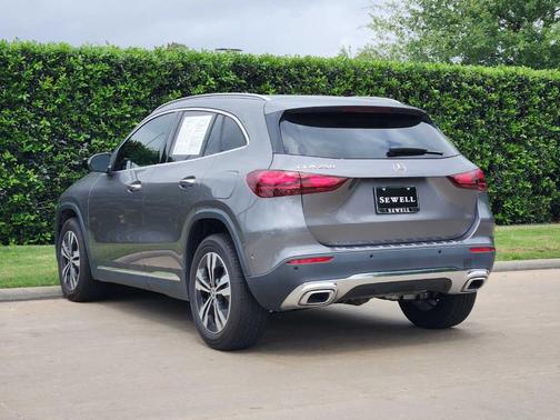 Metallic 2025 Mercedes-Benz GLA 250 Base