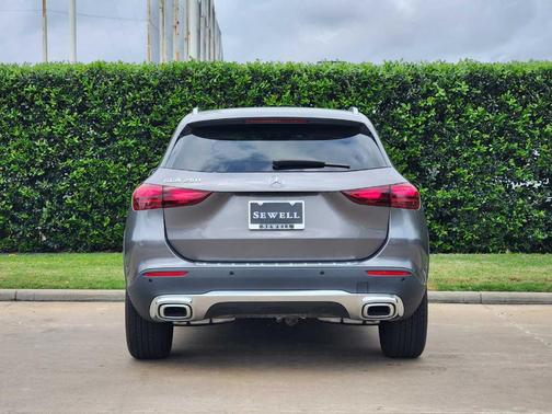 Metallic 2025 Mercedes-Benz GLA 250 Base