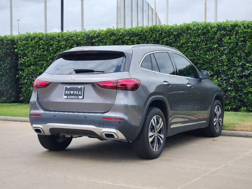 Metallic 2025 Mercedes-Benz GLA 250 Base