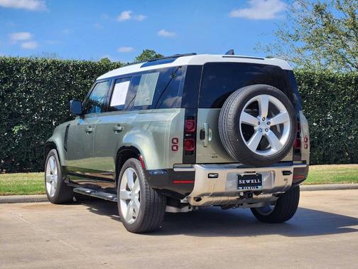 2023 Land Rover Defender 110 SE