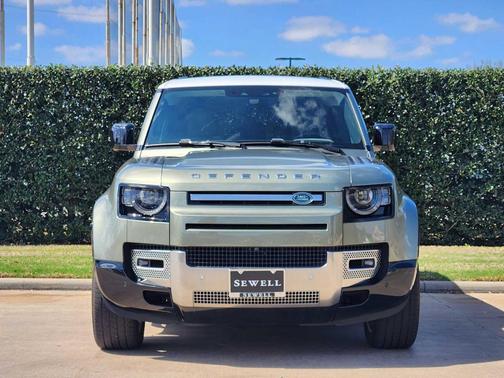 2023 Land Rover Defender 110 SE