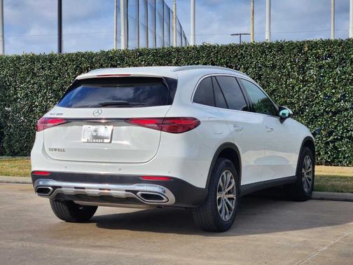 2024 Mercedes-Benz GLC 300 Base