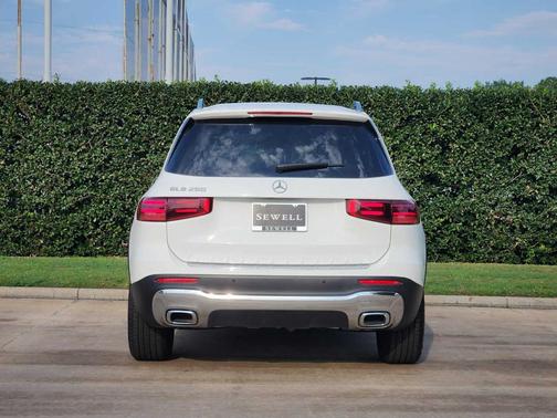 2025 Mercedes-Benz GLB 250 Base