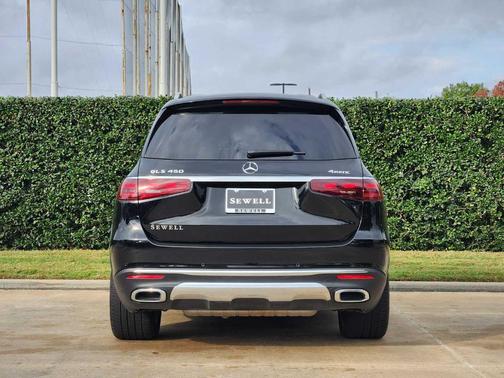 2025 Mercedes-Benz GLS 450 4MATIC