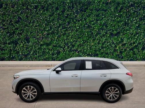 2025 Mercedes-Benz GLC 300 Base