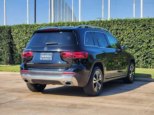 2025 Mercedes-Benz GLB 250 Base