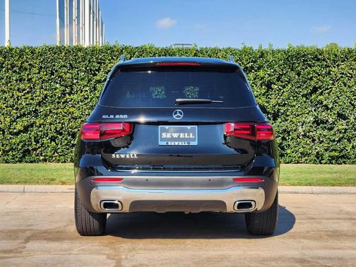 2025 Mercedes-Benz GLB 250 Base