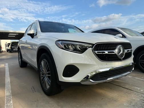2026 Mercedes-Benz GLC 300 Base