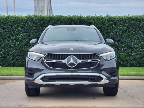 Graphite Gray Metallic 2026 Mercedes-Benz GLC 300 Base