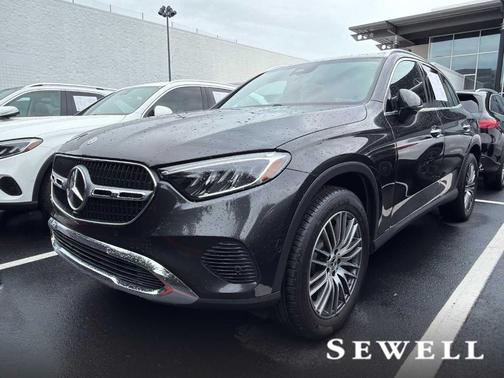 Graphite Gray Metallic 2026 Mercedes-Benz GLC 300 Base