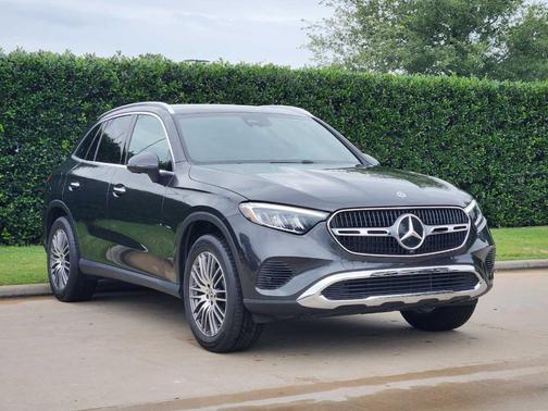 Graphite Gray Metallic 2026 Mercedes-Benz GLC 300 Base