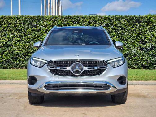 Cirrus Silver Metallic 2026 Mercedes-Benz GLC 300 Base