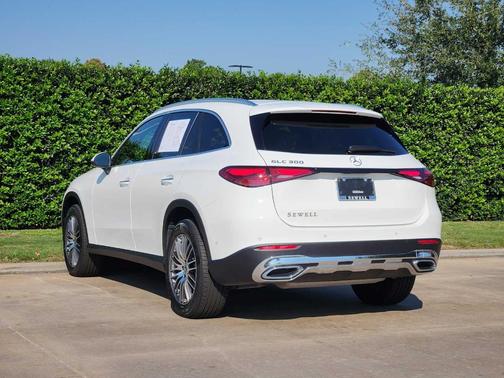 2025 Mercedes-Benz GLC 300 Base