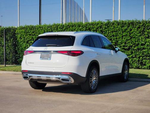 2025 Mercedes-Benz GLC 300 Base