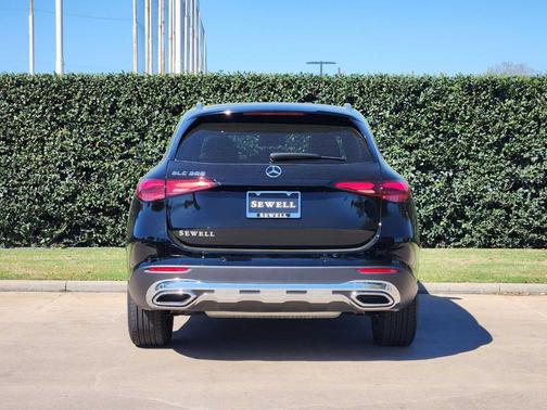 2026 Mercedes-Benz GLC 300 Base