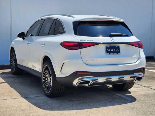 2026 Mercedes-Benz GLC 300 Base