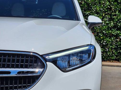 2025 Mercedes-Benz GLC 300 Base