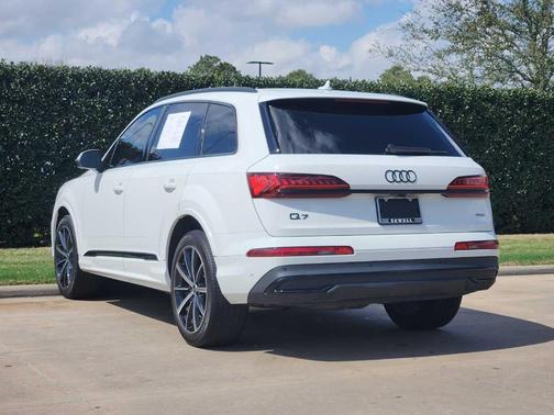 2023 Audi Q7 55 Premium Plus
