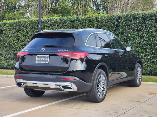 2026 Mercedes-Benz GLC 300 Base