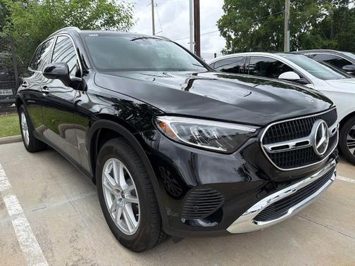 Obsidian Black Metallic 2026 Mercedes-Benz GLC 300 Base