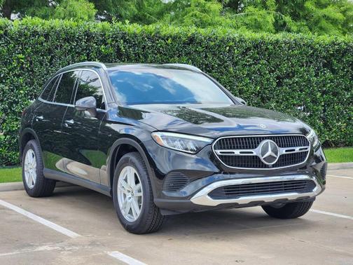 Obsidian Black Metallic 2026 Mercedes-Benz GLC 300 Base