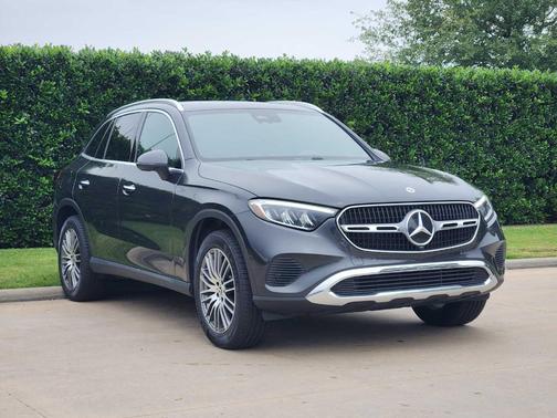 Graphite Gray Metallic 2026 Mercedes-Benz GLC 300 Base