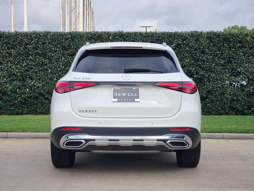 Polar White 2026 Mercedes-Benz GLC 300 Base