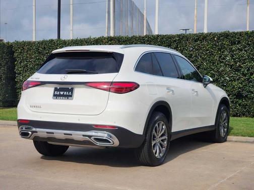 Polar White 2026 Mercedes-Benz GLC 300 Base