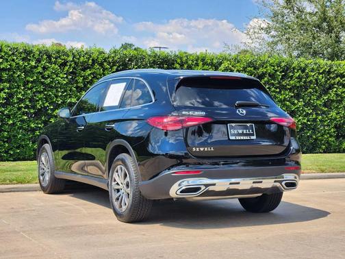 2025 Mercedes-Benz GLC 300 Base
