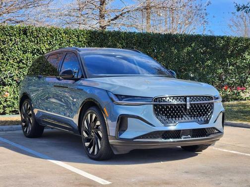 2025 Lincoln Nautilus Reserve