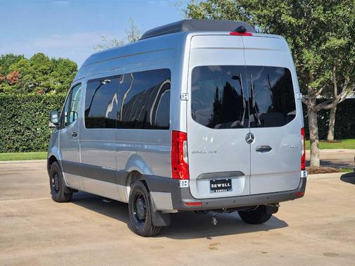 2025 Mercedes-Benz Sprinter 2500 144 WB Standard Roof Passenger