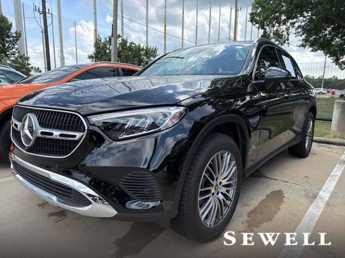 Black 2026 Mercedes-Benz GLC 300 Base