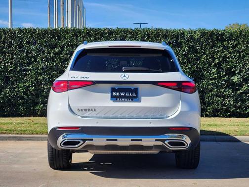 2025 Mercedes-Benz GLC 300 Base