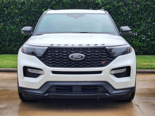 Star White 2023 Ford Explorer ST