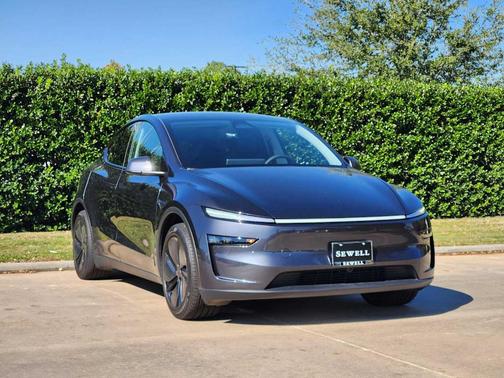 2026 Tesla Model Y Long Range