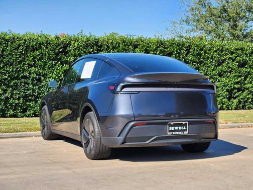 2026 Tesla Model Y Long Range