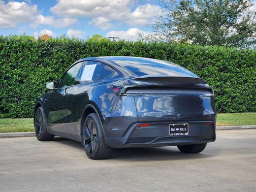2026 Tesla Model Y Long Range