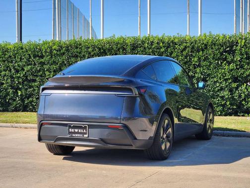 2026 Tesla Model Y Long Range