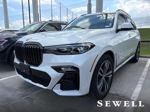 Mineral White Metallic 2022 BMW X7 xDrive40i