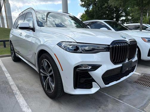 Mineral White Metallic 2022 BMW X7 xDrive40i