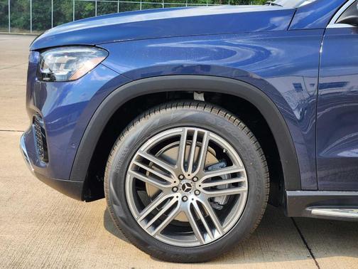 2026 Mercedes-Benz GLS 450 
