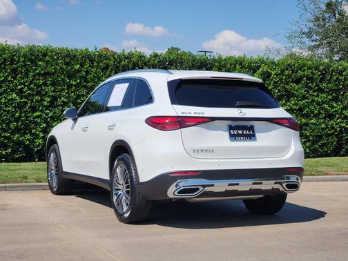 2025 Mercedes-Benz GLC 300 Base