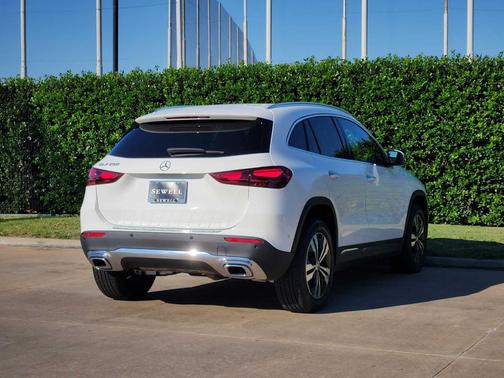 2025 Mercedes-Benz GLA 250 Base
