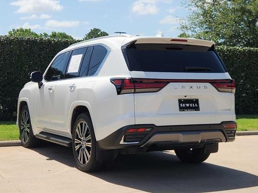 Eminent White Pearl 2025 Lexus LX 600 Luxury