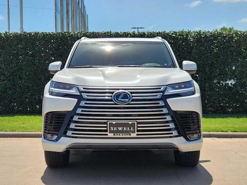 Eminent White Pearl 2025 Lexus LX 600 Luxury