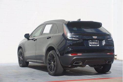 Photo 4 of 30 of 2019 Cadillac XT4 Sport
